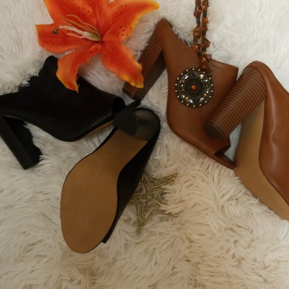 2 pairs of clogs - Picture 4 of 4